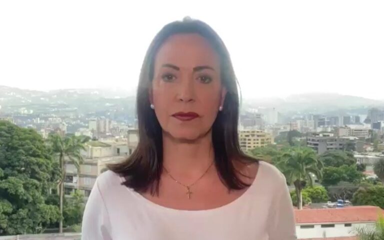 «Entre la tragedia y el futuro»